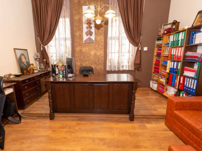 De închiriat spațiu pentru birou -Piața Unirii