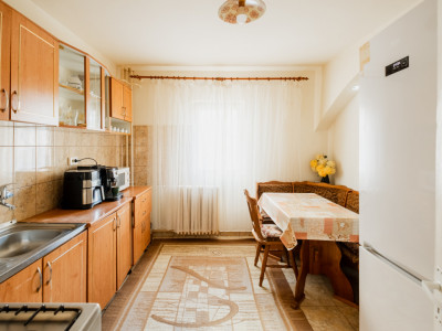 OPORTUNITATE: 3 camere + 2 băi, DECOMANDAT, Girocului – lângă Spitalul Județean.