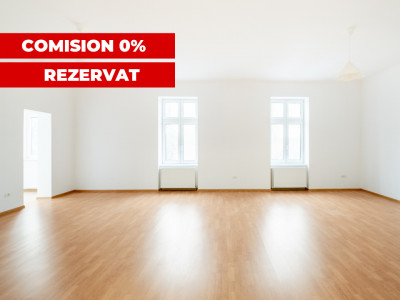 Apartament elegant în clădire cu arhitectură istorică 