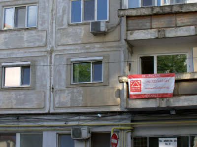 De vanzare apartament  3 camere  Casa Tineretului